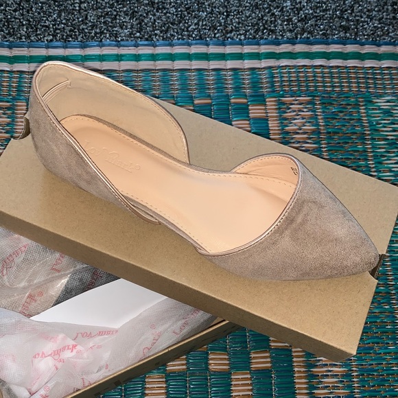 Pointed Toe Flats - Picture 2 of 5